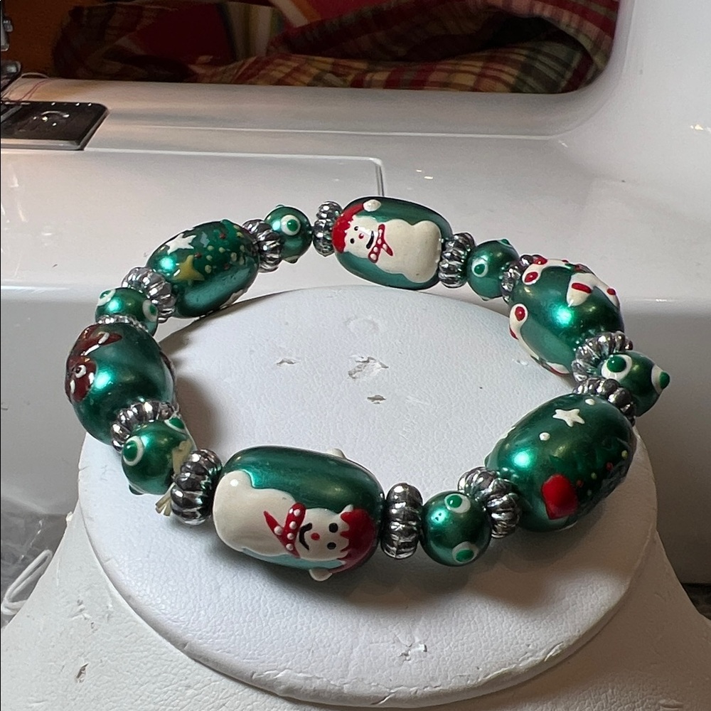 Festive Snowman Beaded Bracelet